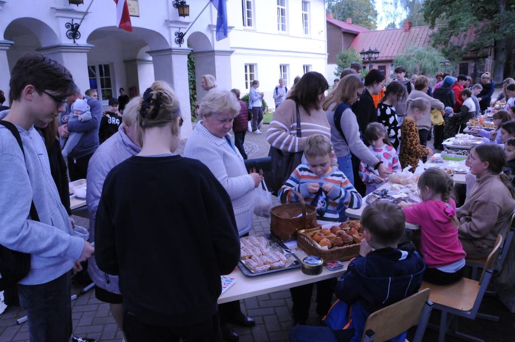 Miķeļdienas tirdziņš Mazzalves skolā