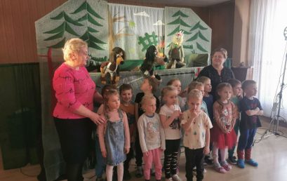 Leļļu teātrī izzina latviešu tautas pasakas