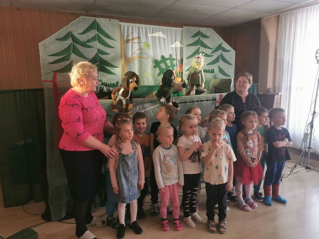 Leļļu teātrī izzina latviešu tautas pasakas