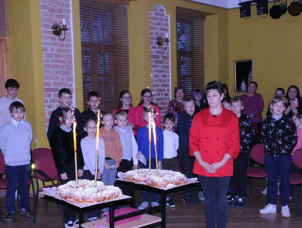 Mazzalves skolai svinam 95. dzimšanas dienu