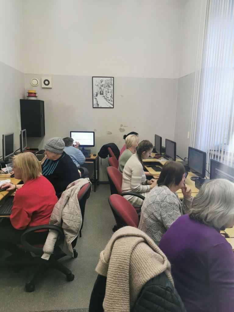 Mazzalvieši apgūst projekta “Sabiedrības digitālo prasmju attīstība” izglītības programmu