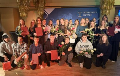 Elīnu godina par brīvprātīgo darbu