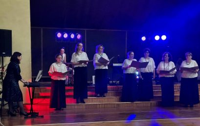 Mazzalves saieta nama amatierkolektīvi svin Ziemassvētkus