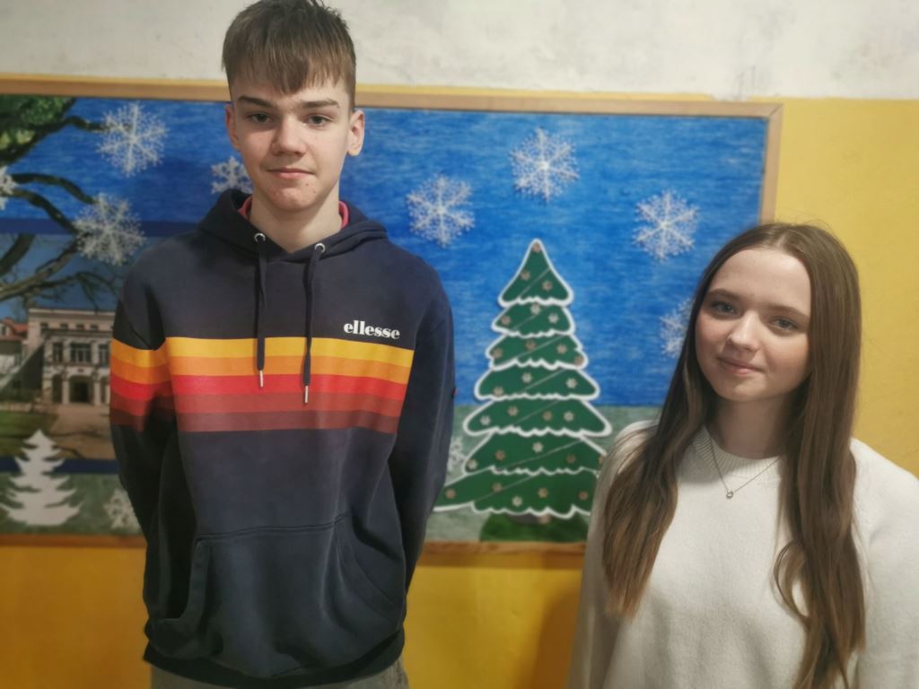 Elīnai un Ernestam labi rezultāti angļu valodas olimpiādē