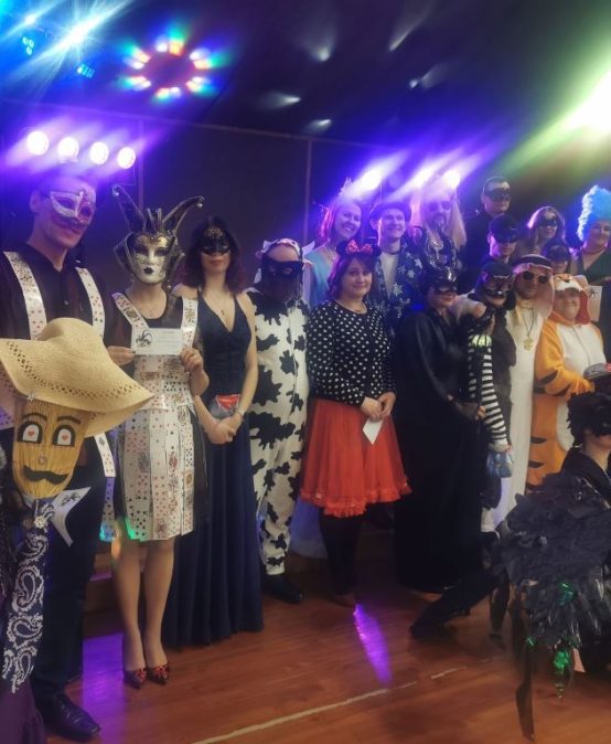 Mazzalvē iecienītas masku balles