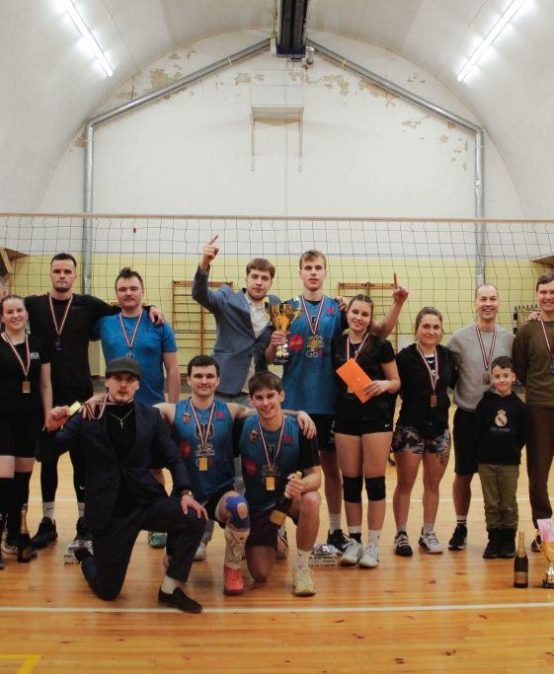 Mazzalvē jaudīgs nakts volejbola turnīrs