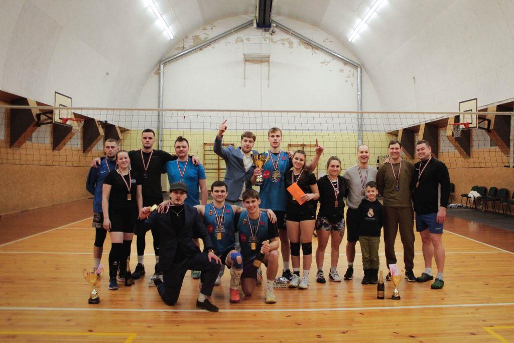 Mazzalvē jaudīgs nakts volejbola turnīrs Mazzalvē jaudīgs nakts volejbola turnīrs