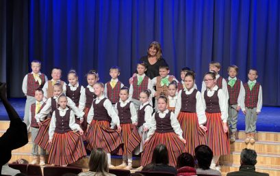 Mazzalvieši dejo Aizkraukles novada skolu deju kolektīvu koncertā