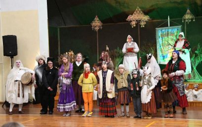 “Savenieki” Ērberģē sarīko jaudīgu Meteņdienas sadanci