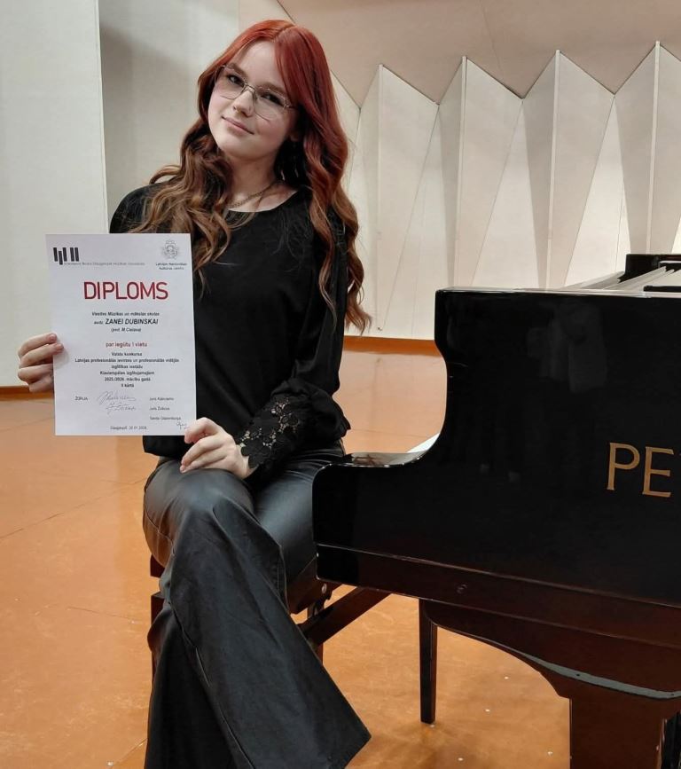 Zanei 1.vieta novada matemātikas olimpiādē,  Esterei atzinība