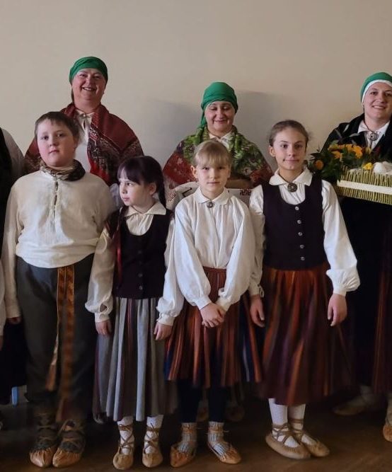 “Ķerbele” uzstājas Rīgas Latviešu biedrības namā
