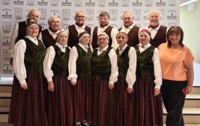 “Savenieki” un “Sēlieši” dejo skatē – koncertā Aizkrauklē