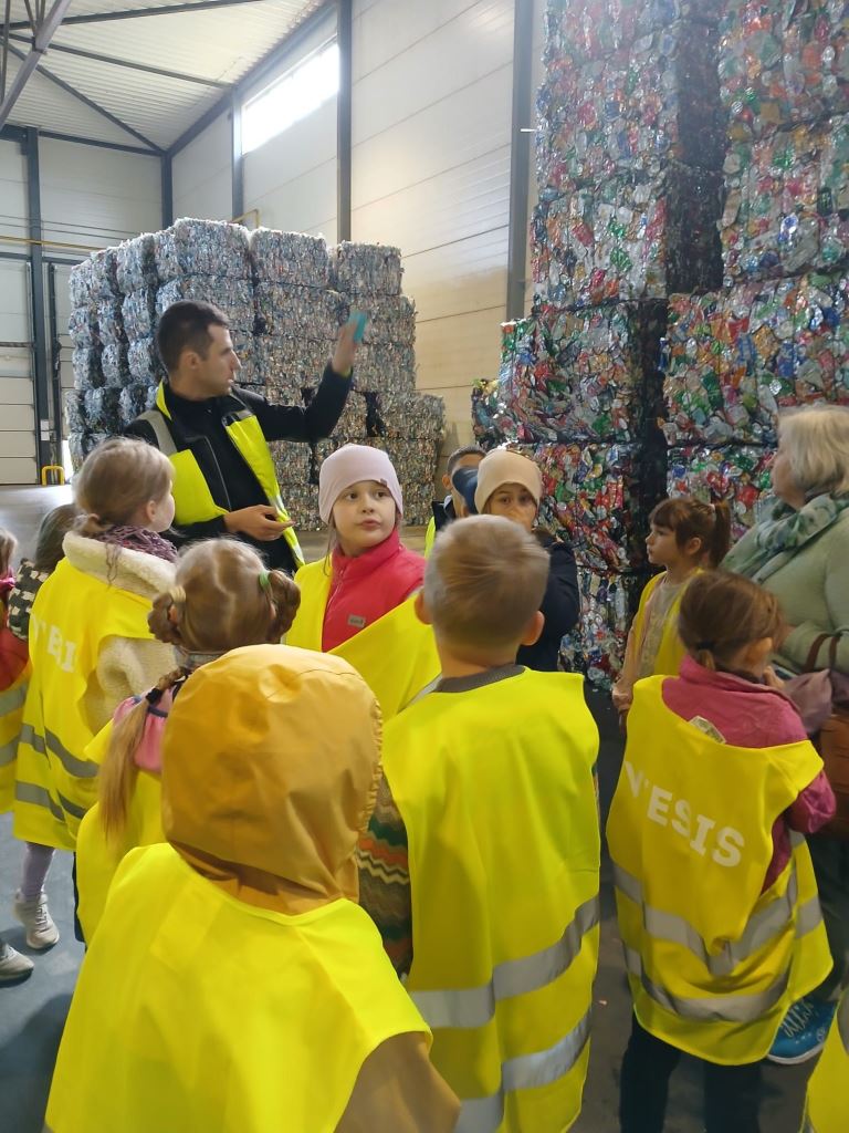 1.un 2.klase piepilda “Latvijas skolas somu”