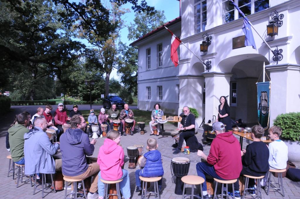 Vienā ritmā ar tēti Vienā ritmā ar tēti